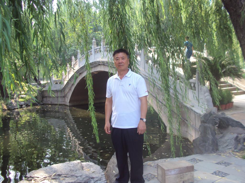 赵伟力
